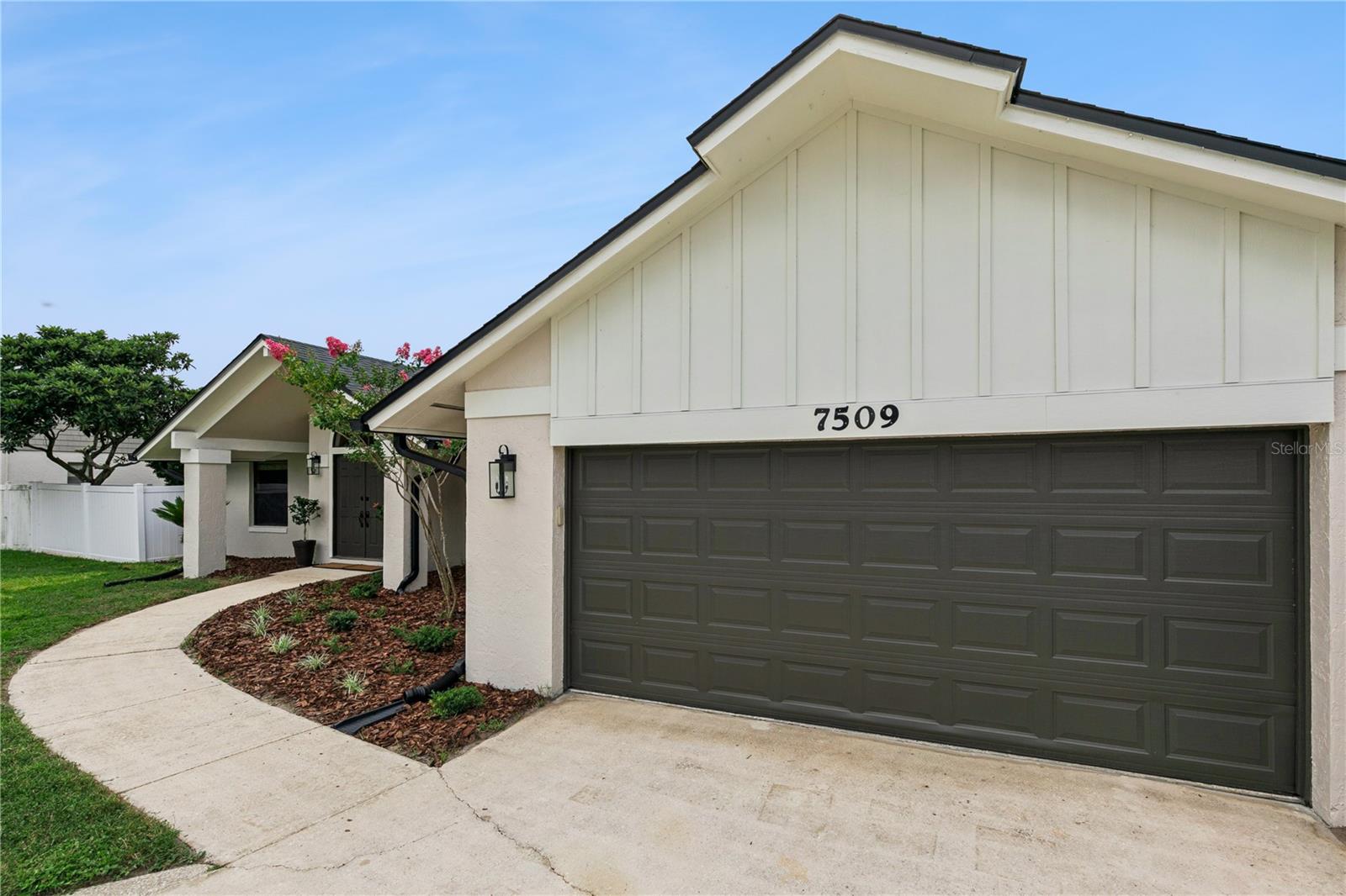 7509 GLENMOOR LN
