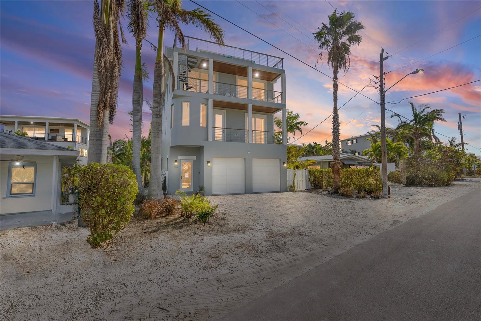 752 N SHORE DR