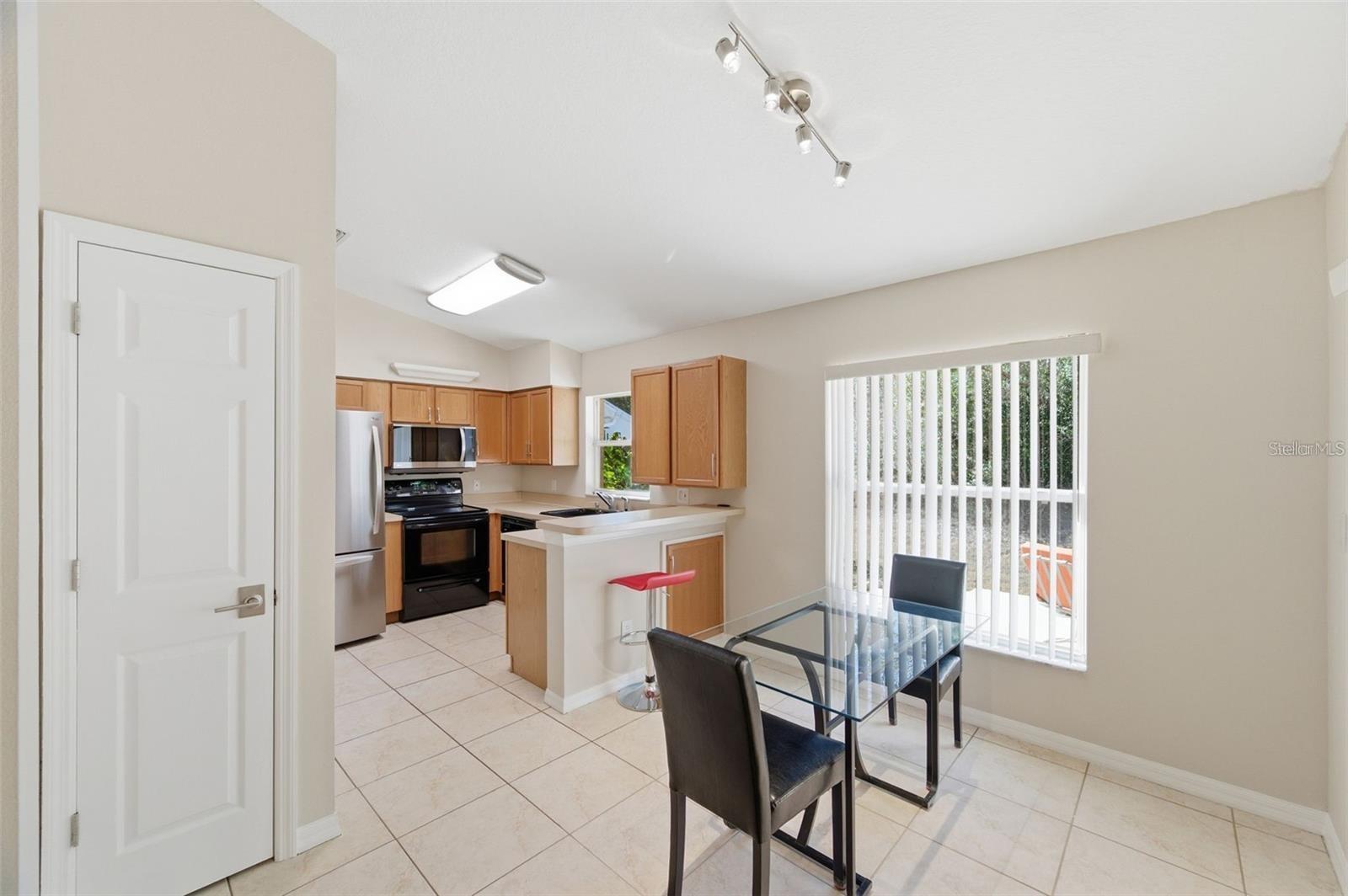 8618 VILLA LARGO DR