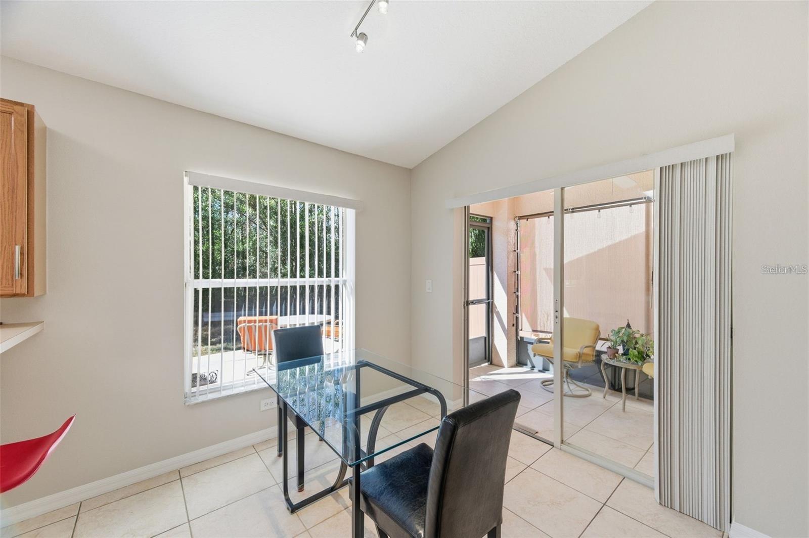 8618 VILLA LARGO DR