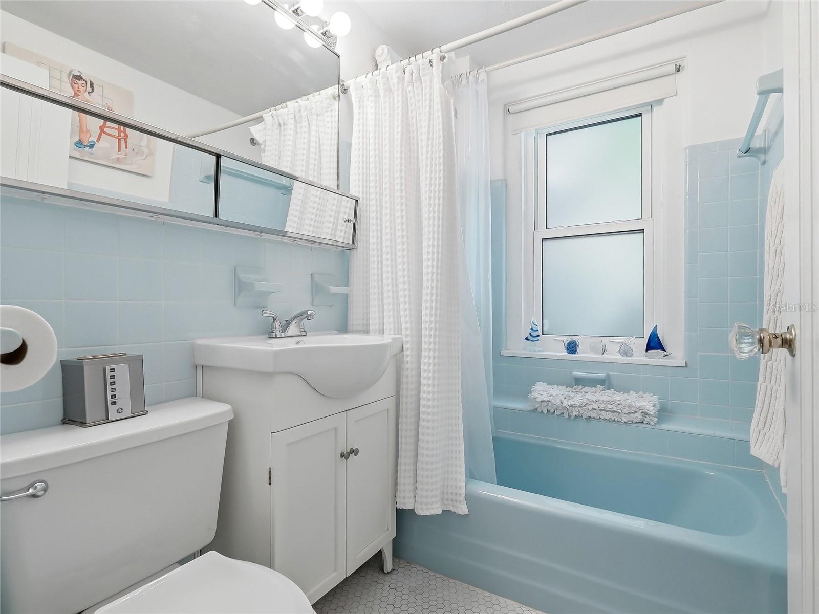 130 4TH AVE N #107