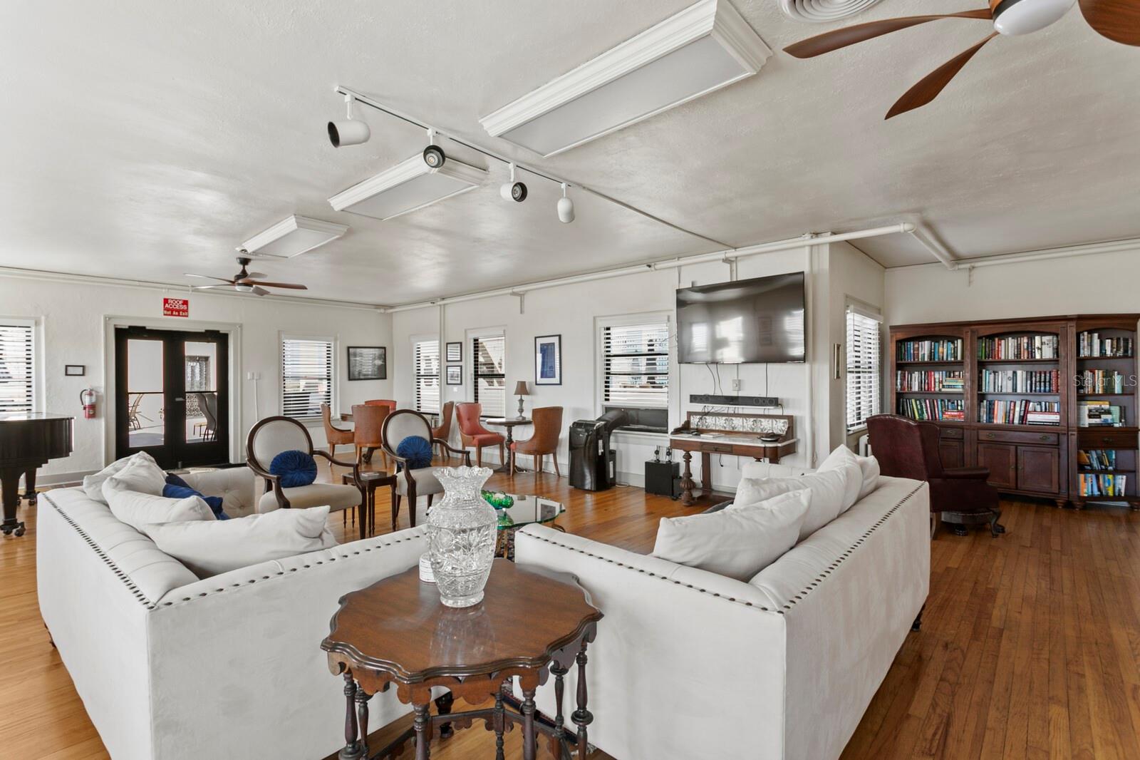 130 4TH AVE N #107