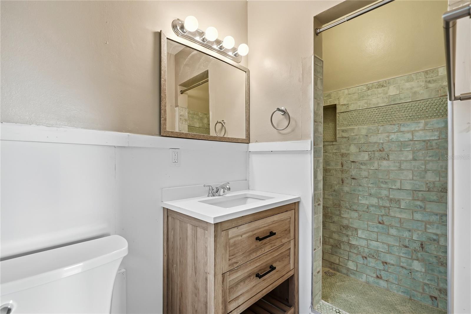 3860 BELLE VISTA E