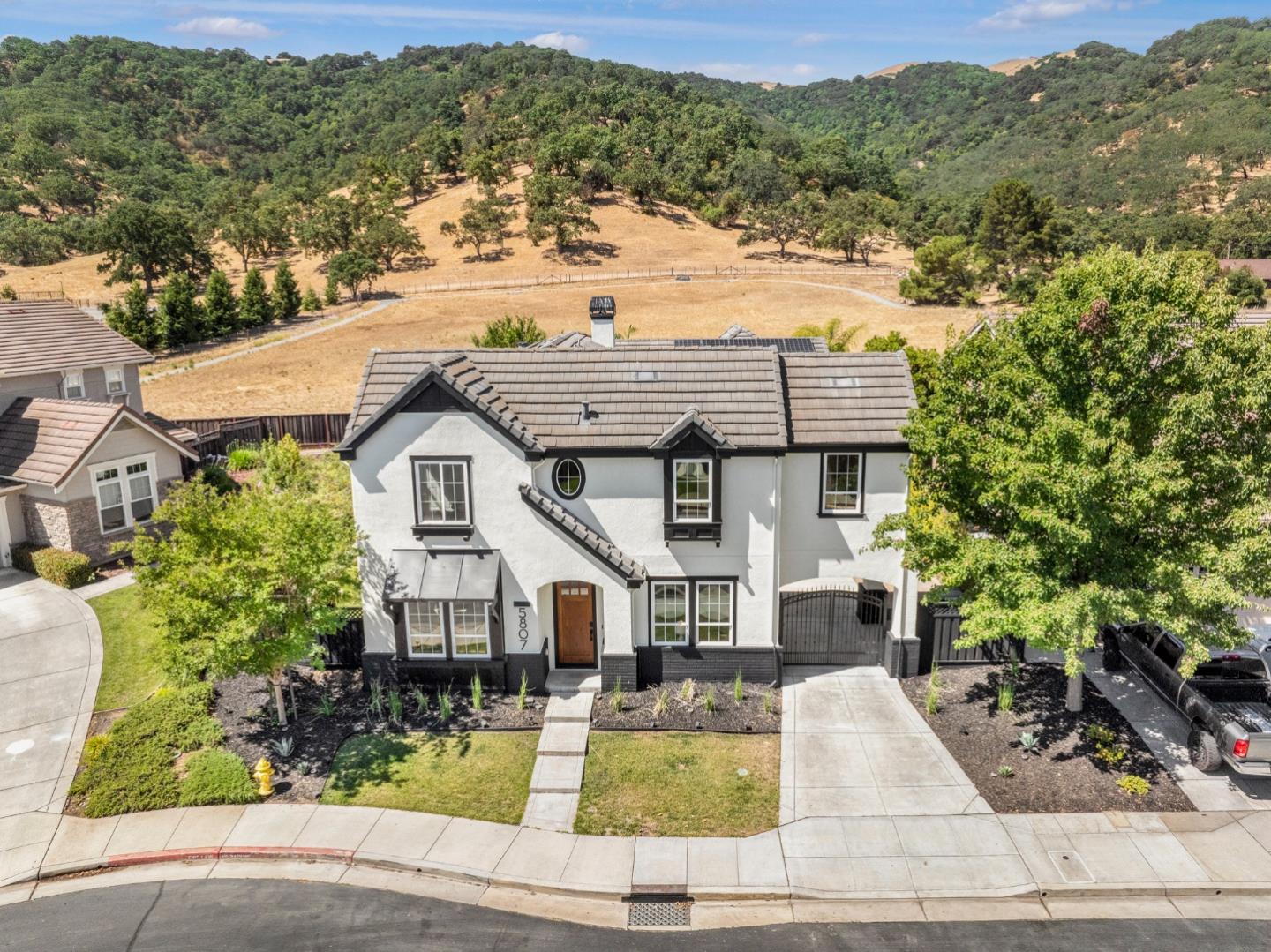 5807 Casita Way