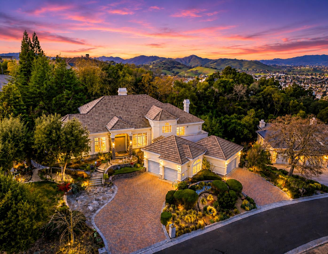 8451 Goldenrod CIR