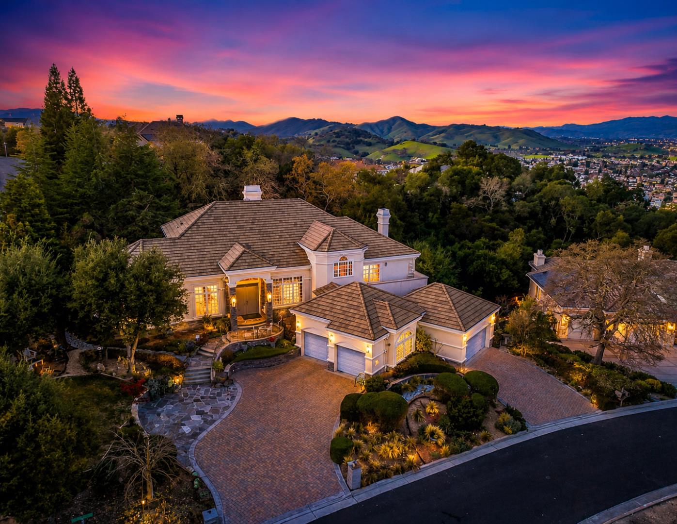 8451 Goldenrod CIR