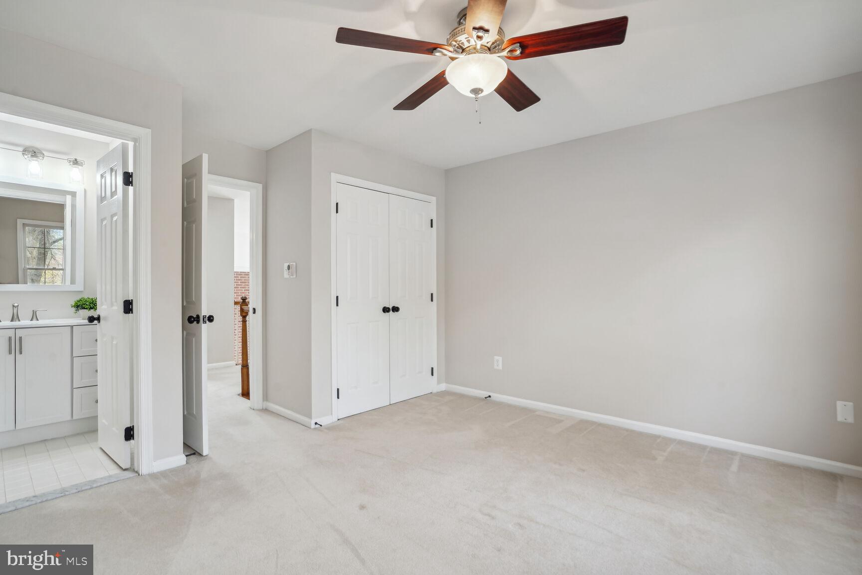 8000 HOLLINGTON PLACE