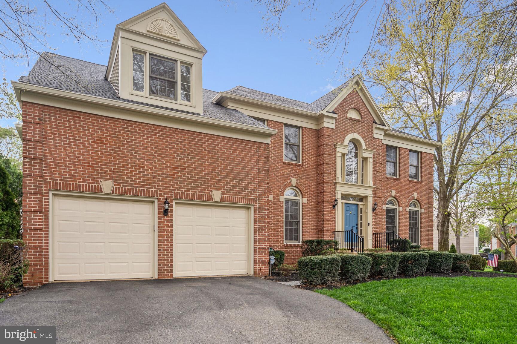 8000 HOLLINGTON PLACE