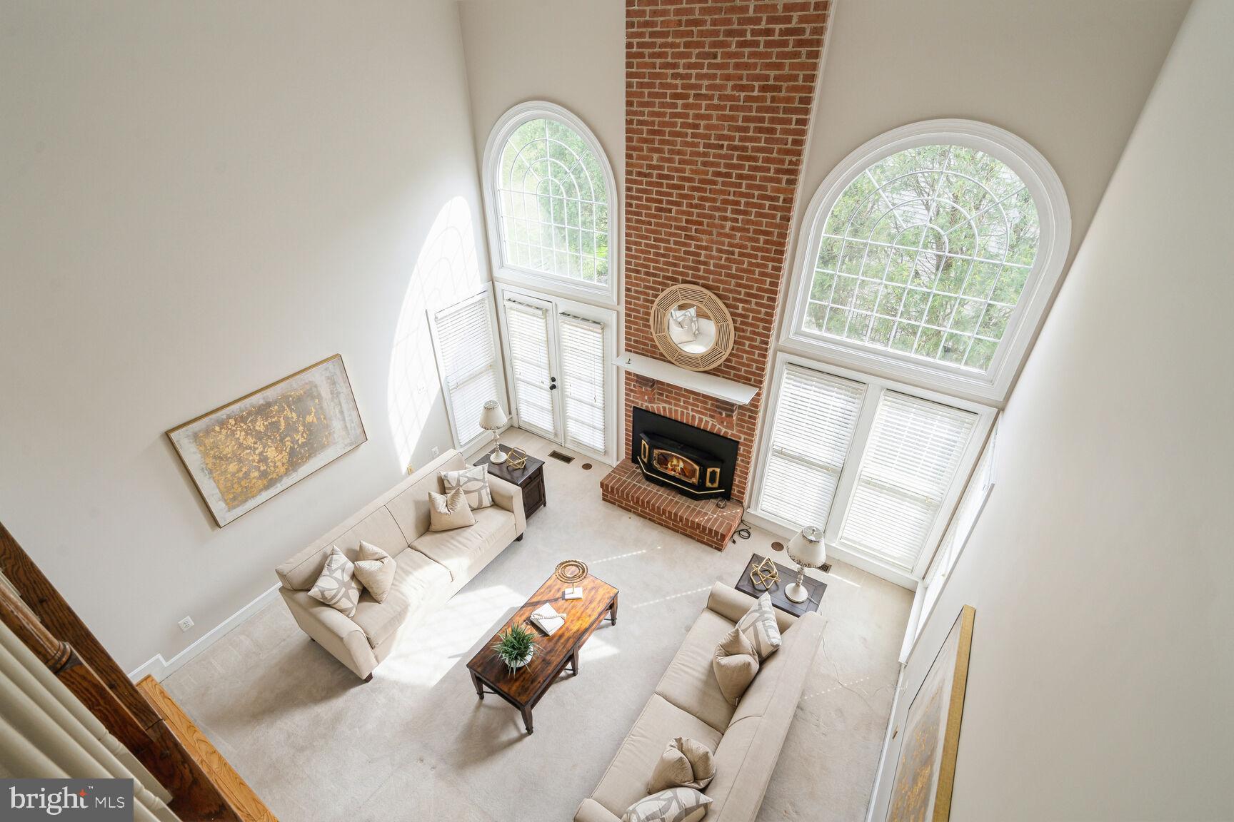 8000 HOLLINGTON PLACE
