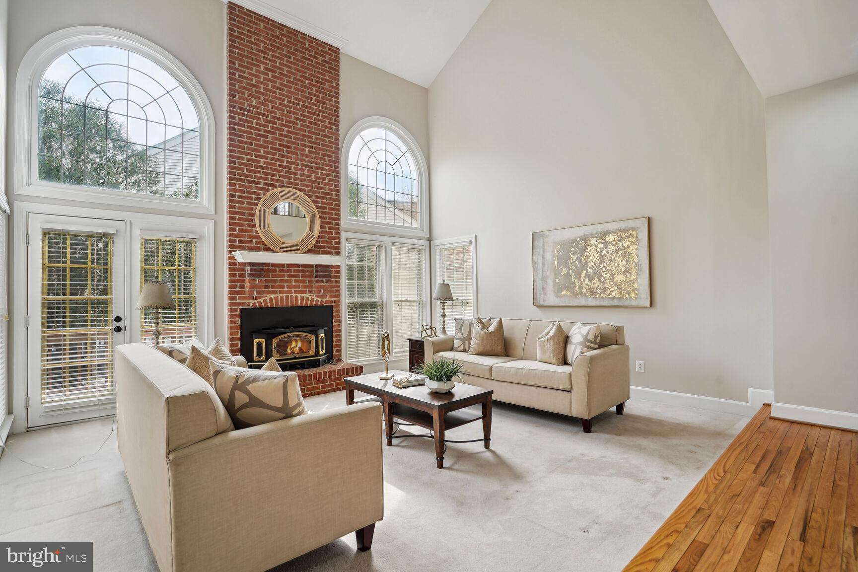 8000 HOLLINGTON PLACE