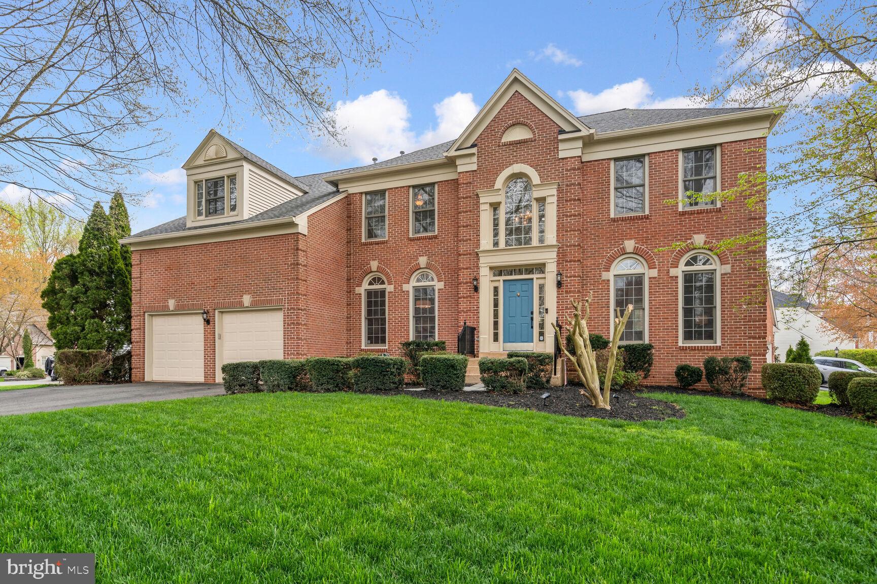 8000 HOLLINGTON PLACE