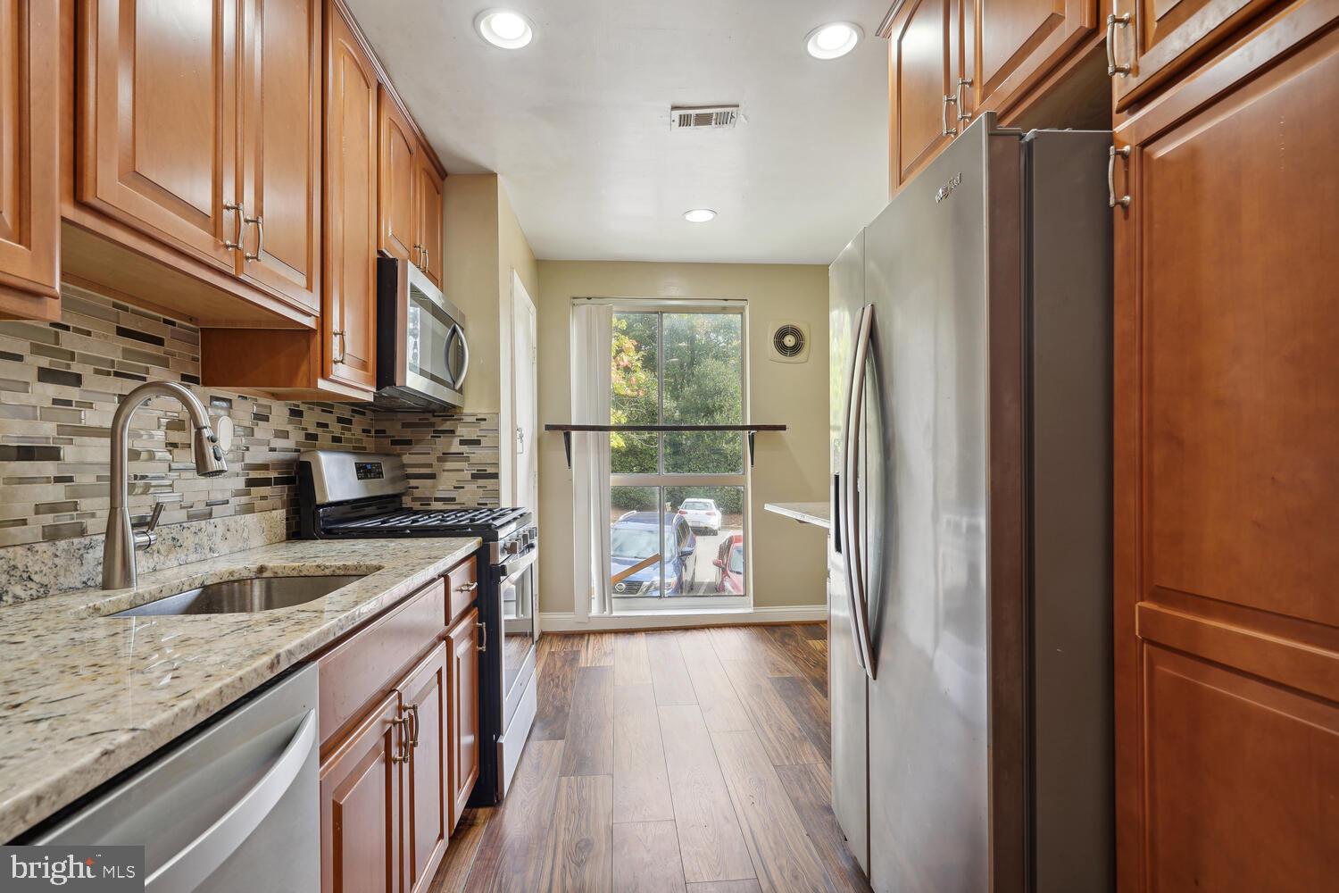 5614 BLOOMFIELD DRIVE 104