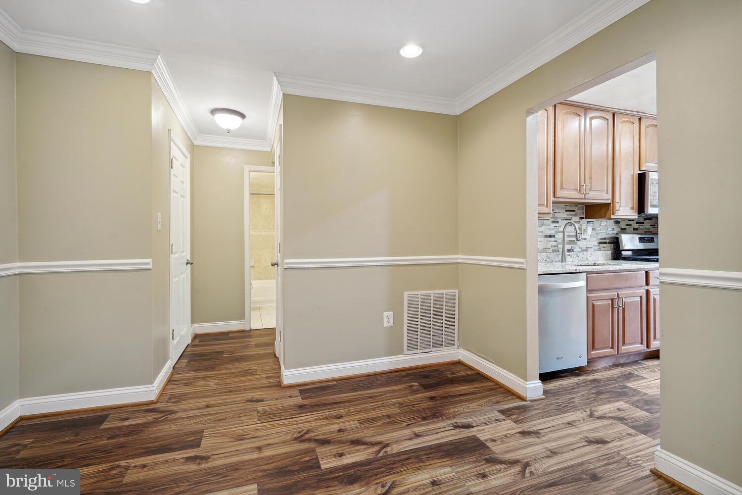 5614 BLOOMFIELD DRIVE 104