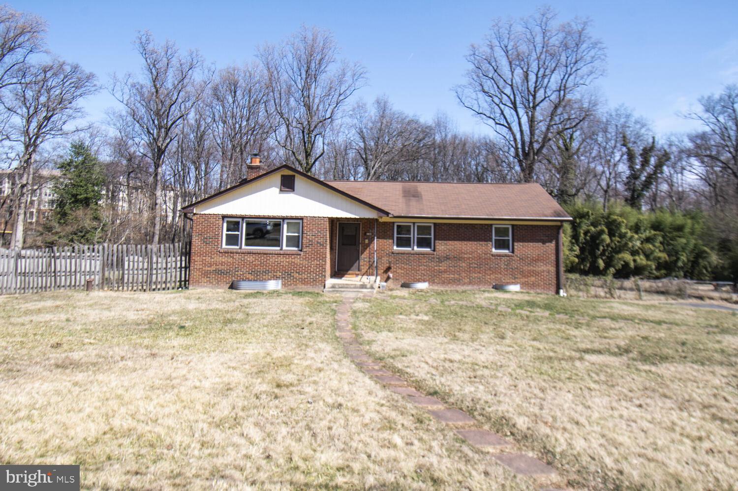 3005 SAYRE ROAD