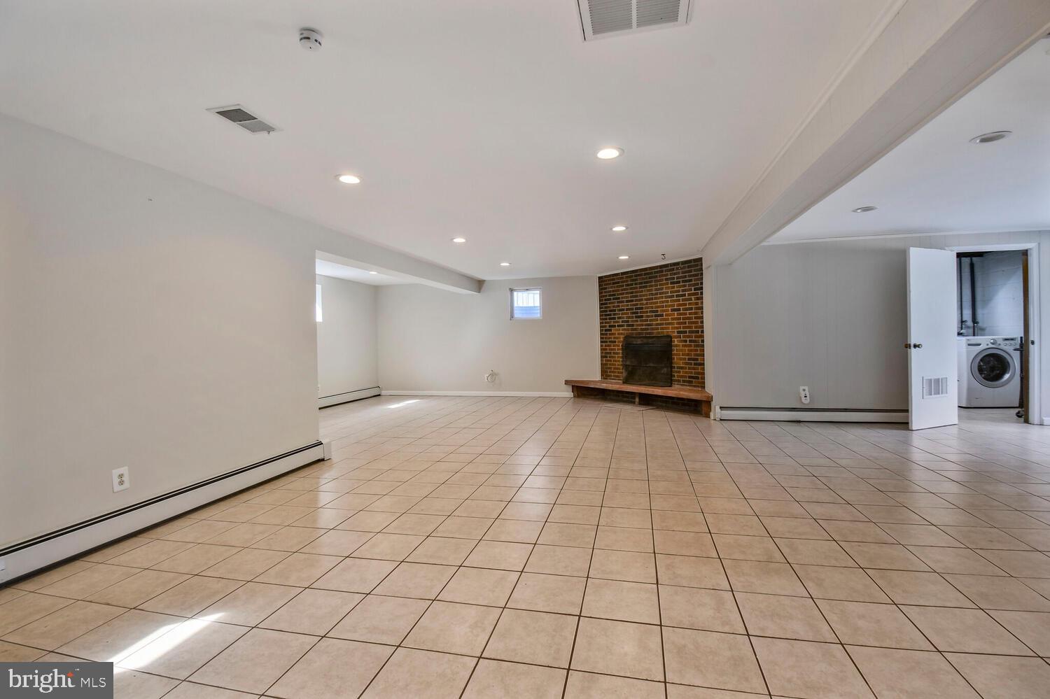 3005 SAYRE ROAD