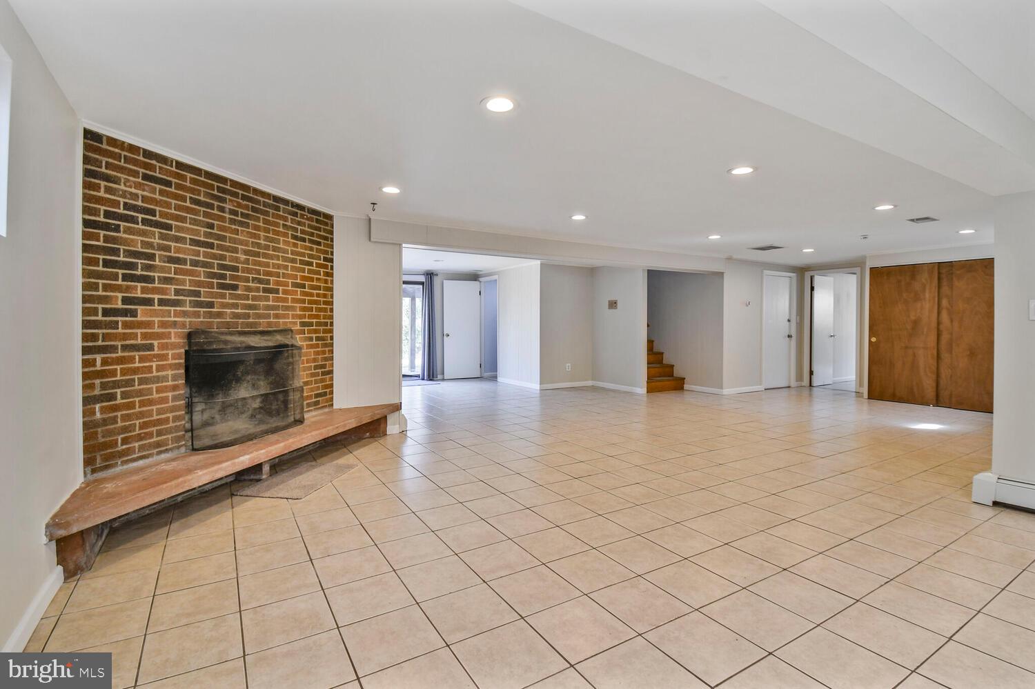 3005 SAYRE ROAD