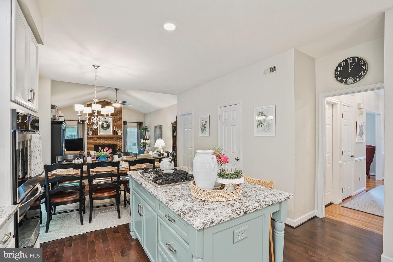 7901 BRACKSFORD COURT
