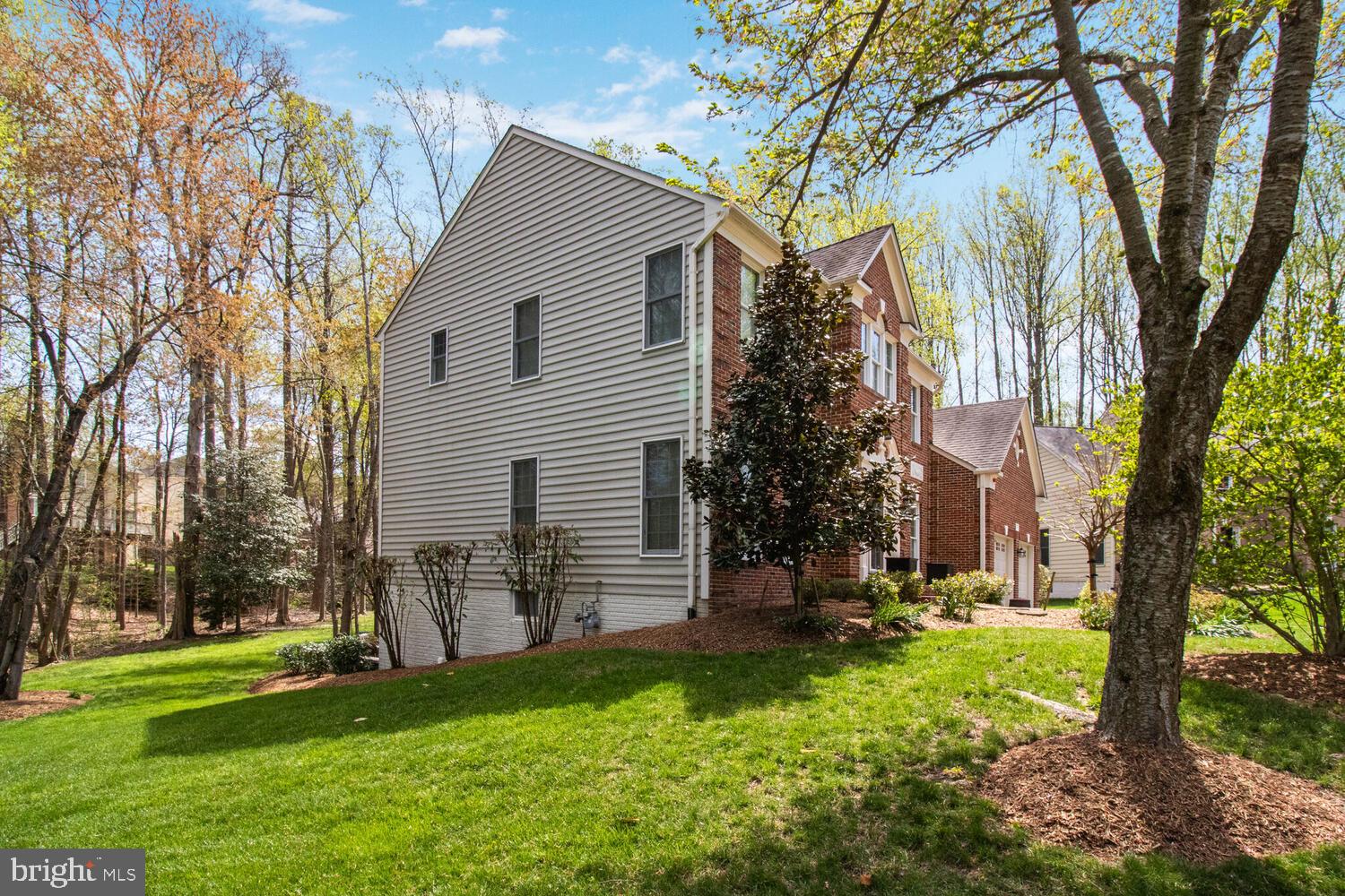 7901 BRACKSFORD COURT