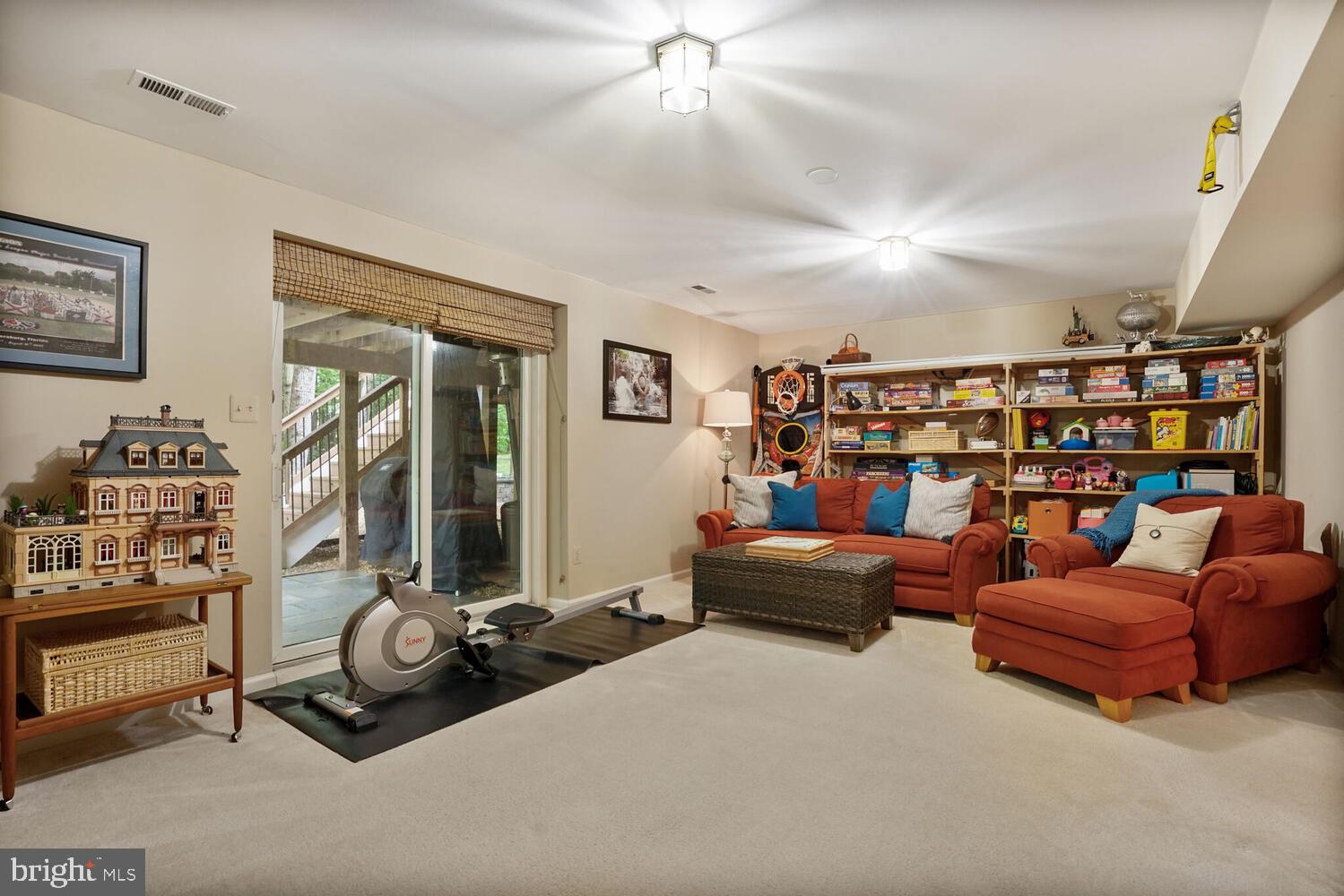 7901 BRACKSFORD COURT