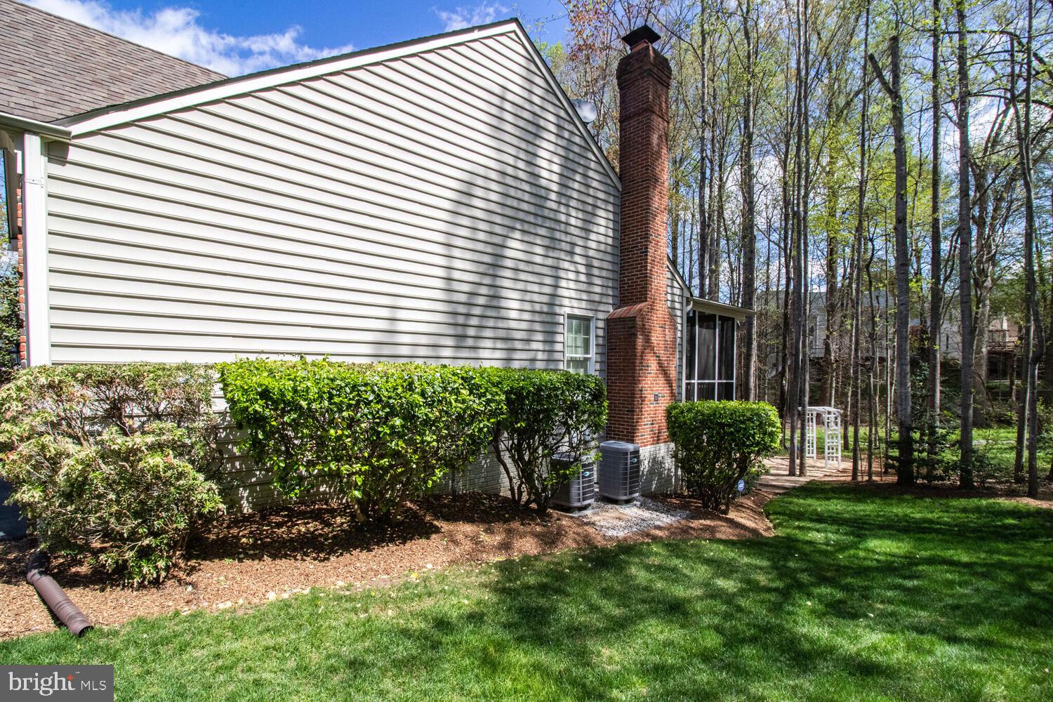 7901 BRACKSFORD COURT