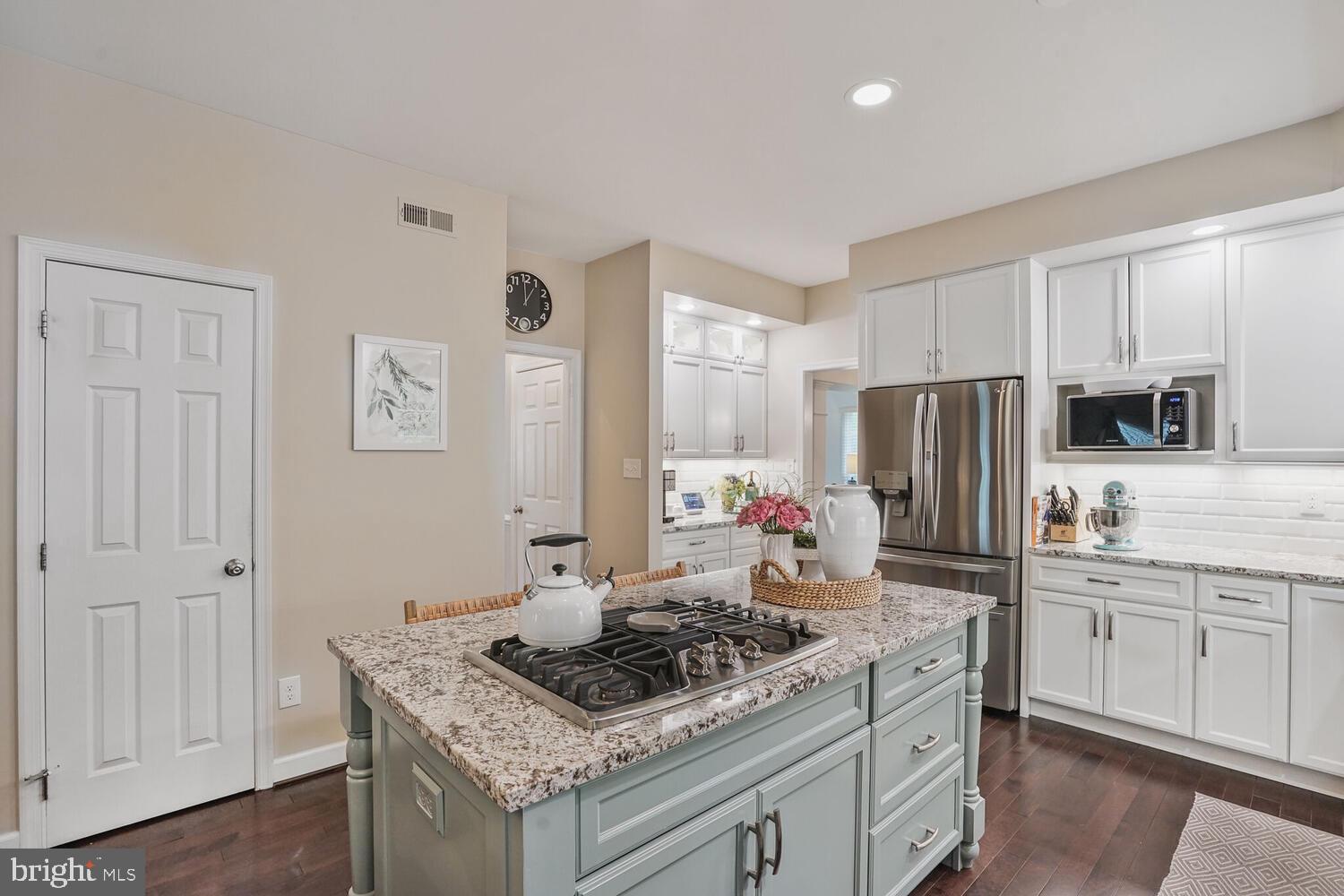 7901 BRACKSFORD COURT