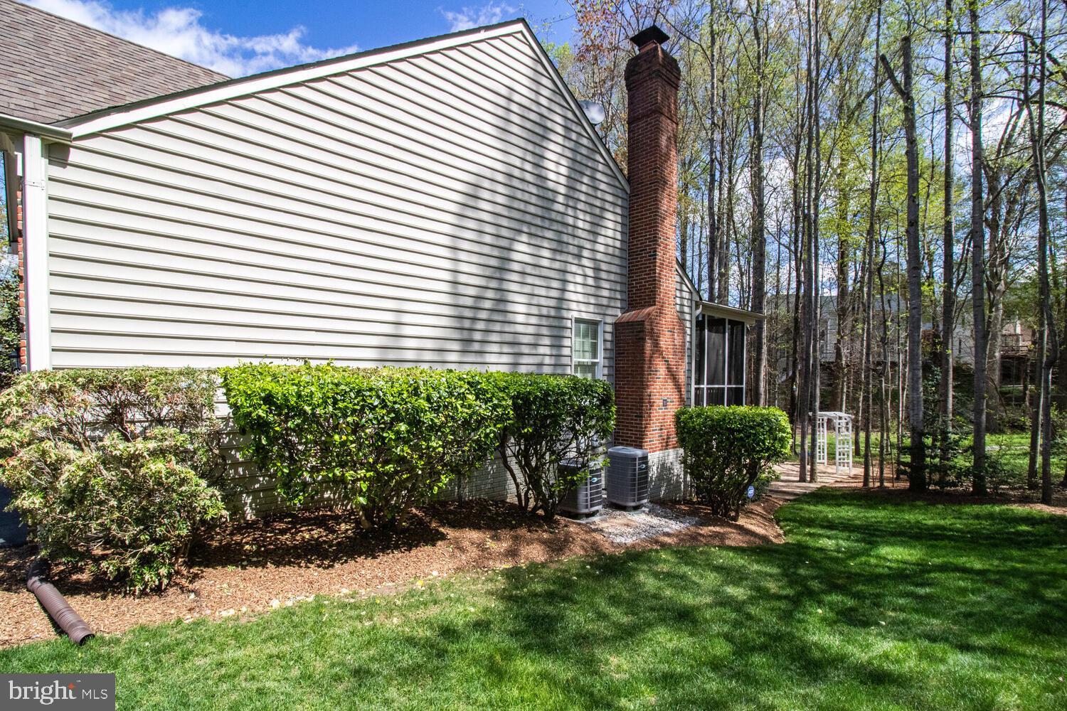 7901 BRACKSFORD COURT
