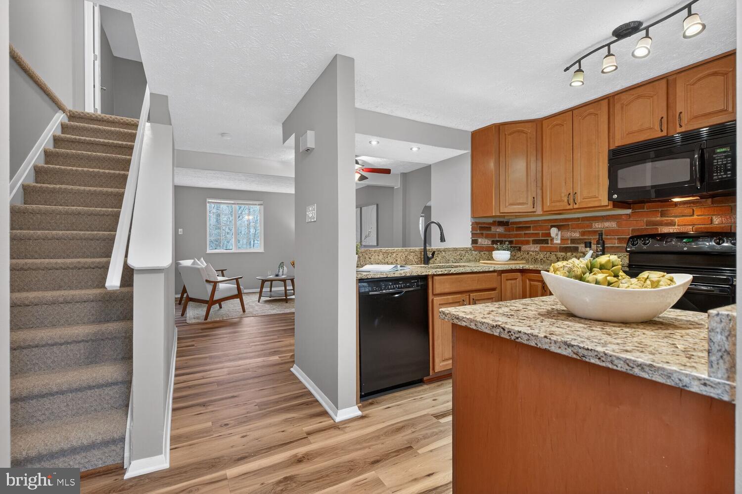 8462 LAZY CREEK COURT