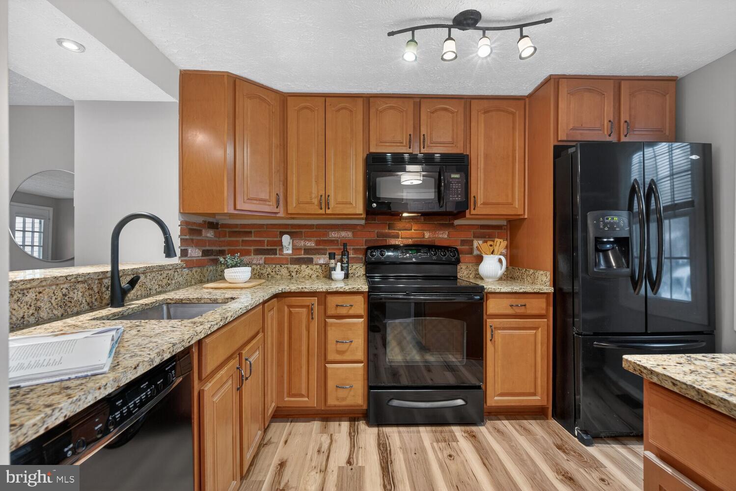 8462 LAZY CREEK COURT