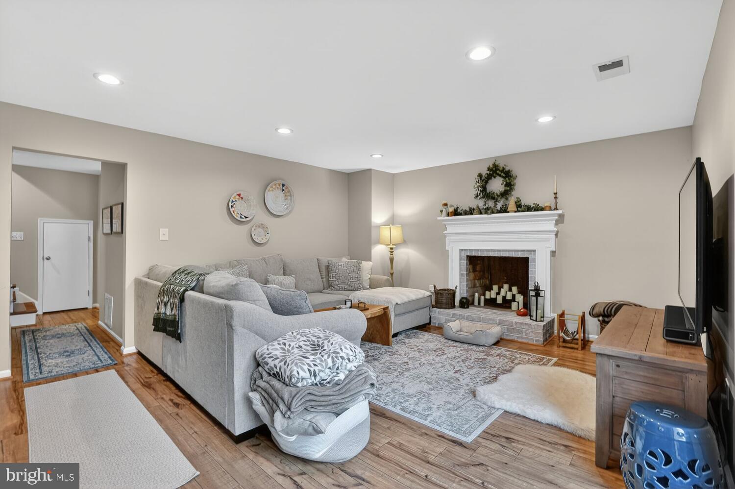 4830 TREASURE COURT