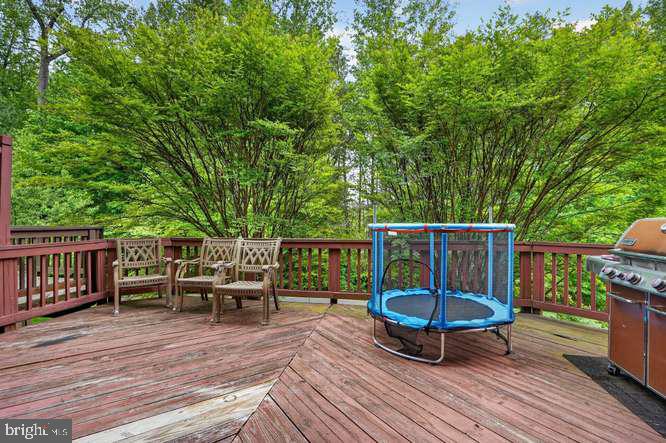 9063 GOLDEN SUNSET LANE