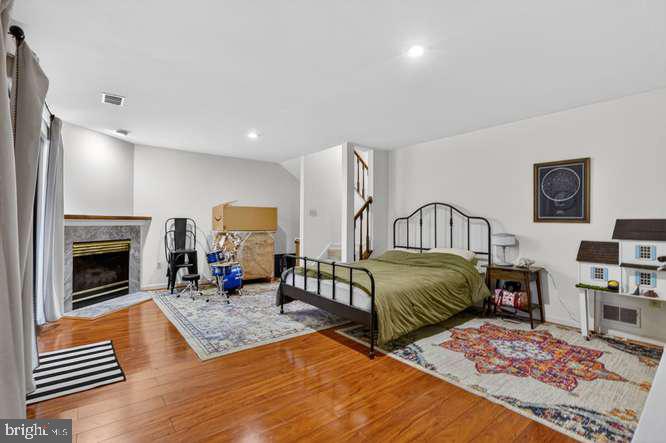 9063 GOLDEN SUNSET LANE