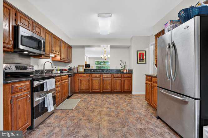 9063 GOLDEN SUNSET LANE