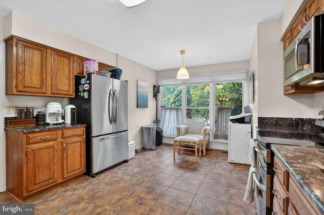 9063 GOLDEN SUNSET LANE