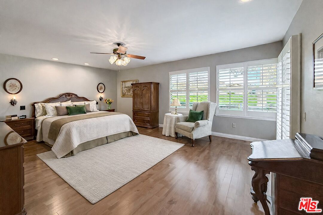 20151 Village 20