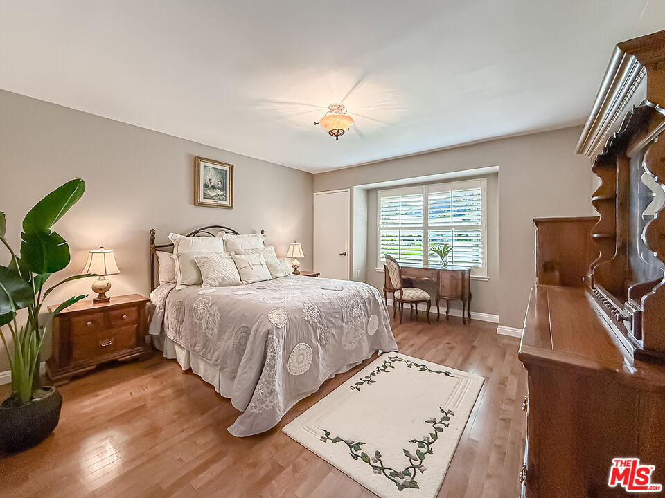 20151 Village 20
