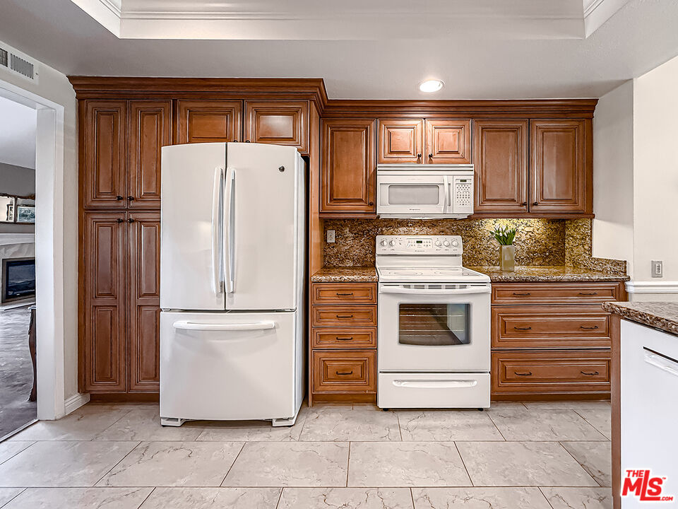 20151 Village 20