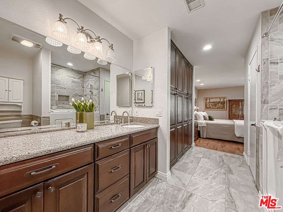 20151 Village 20