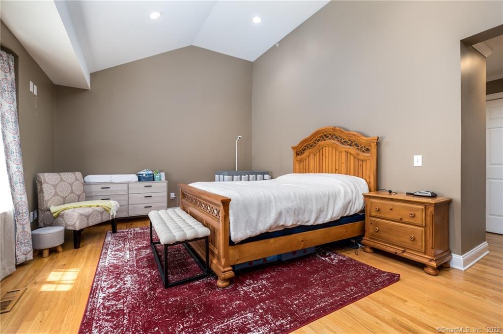 205 Hope Street Unit: 3