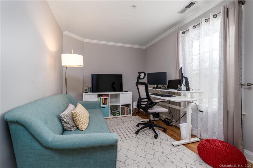 205 Hope Street Unit: 3