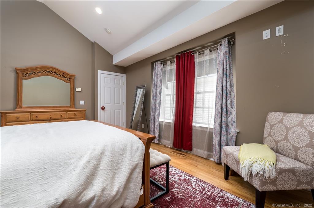 205 Hope Street Unit: 3