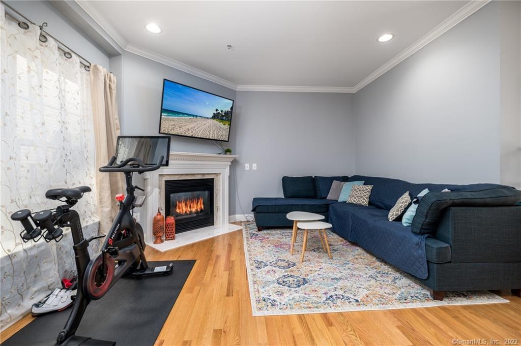 205 Hope Street Unit: 3