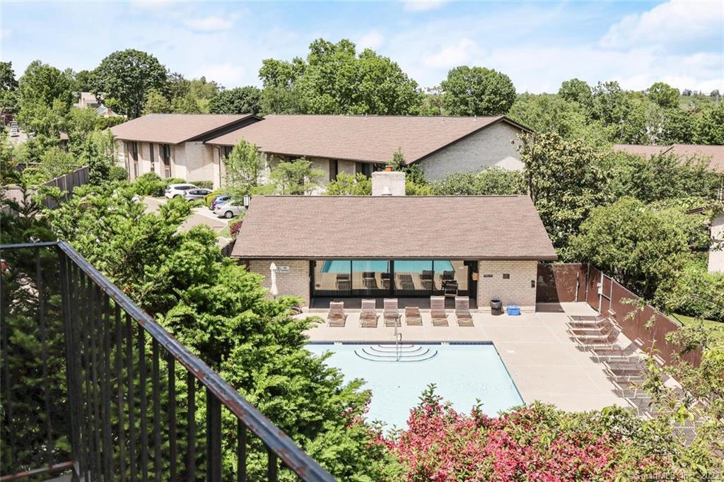 81 Courtland Avenue Unit: 02