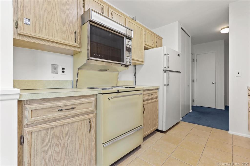 81 Courtland Avenue Unit: 02