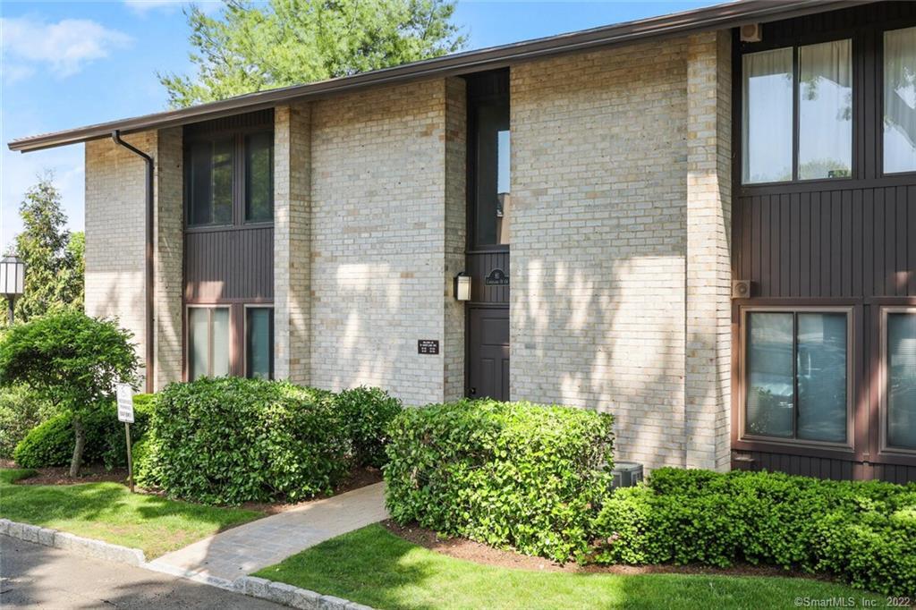81 Courtland Avenue Unit: 02