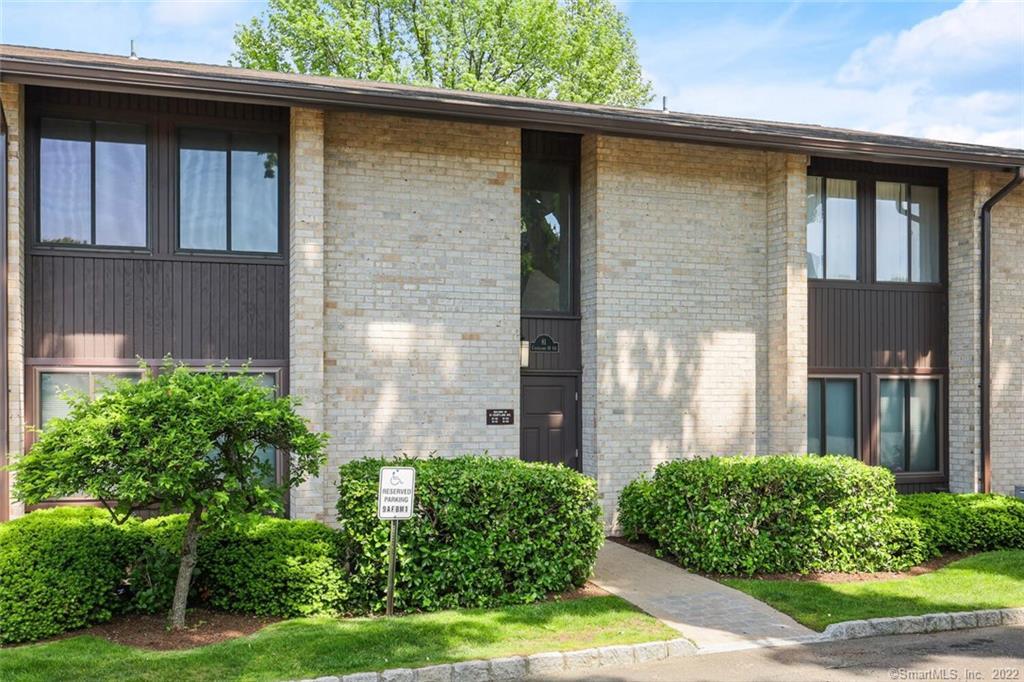 81 Courtland Avenue Unit: 02
