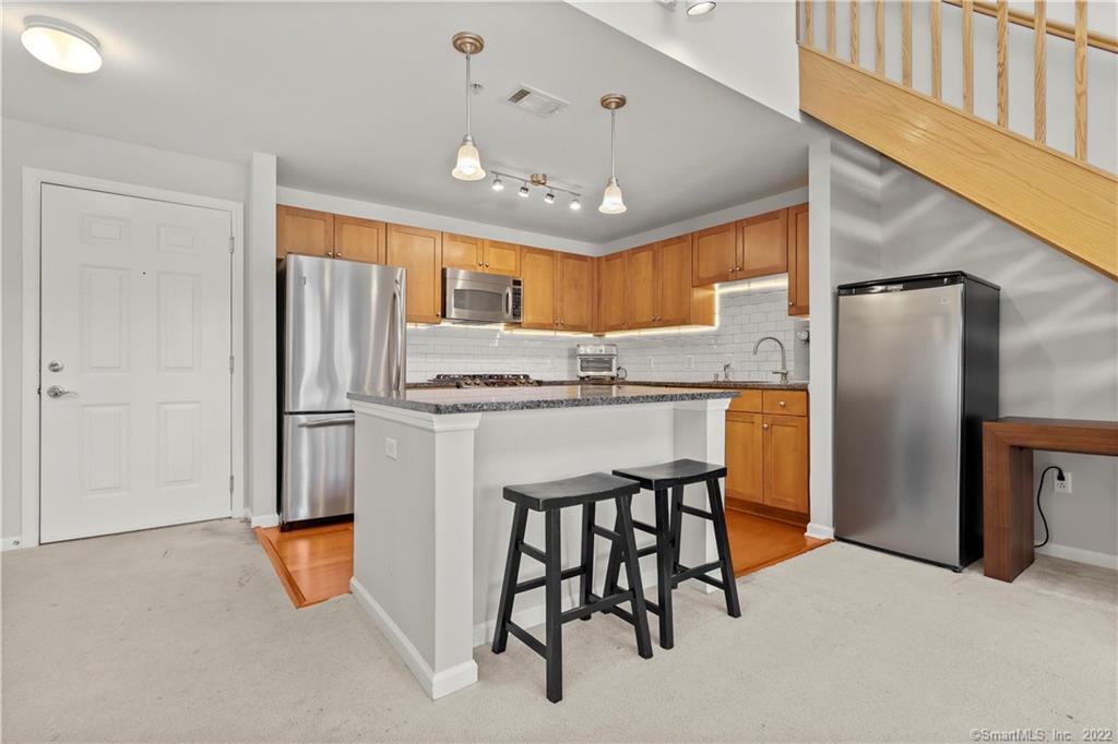 25 Adams Avenue Unit: 401