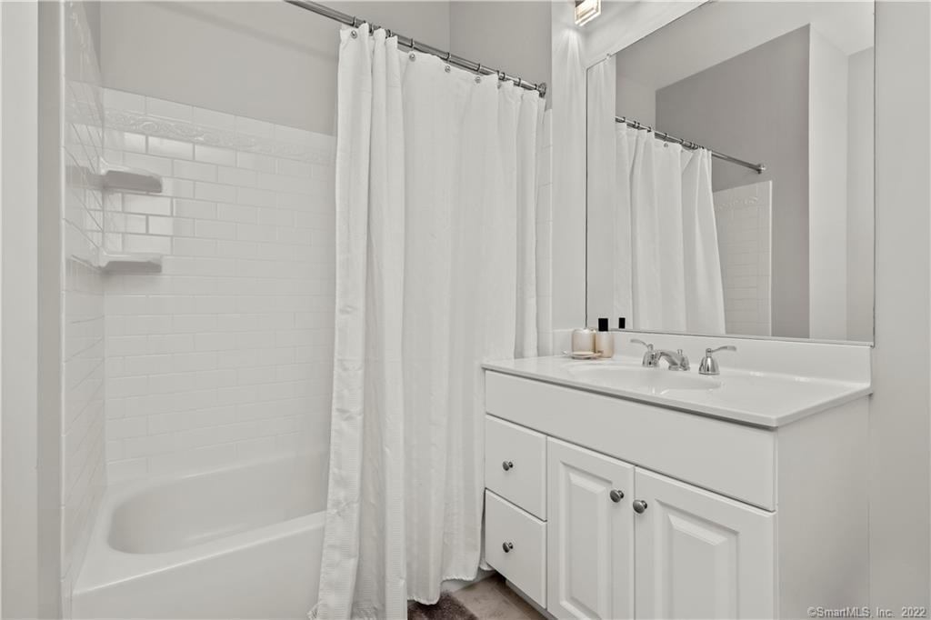 25 Adams Avenue Unit: 401