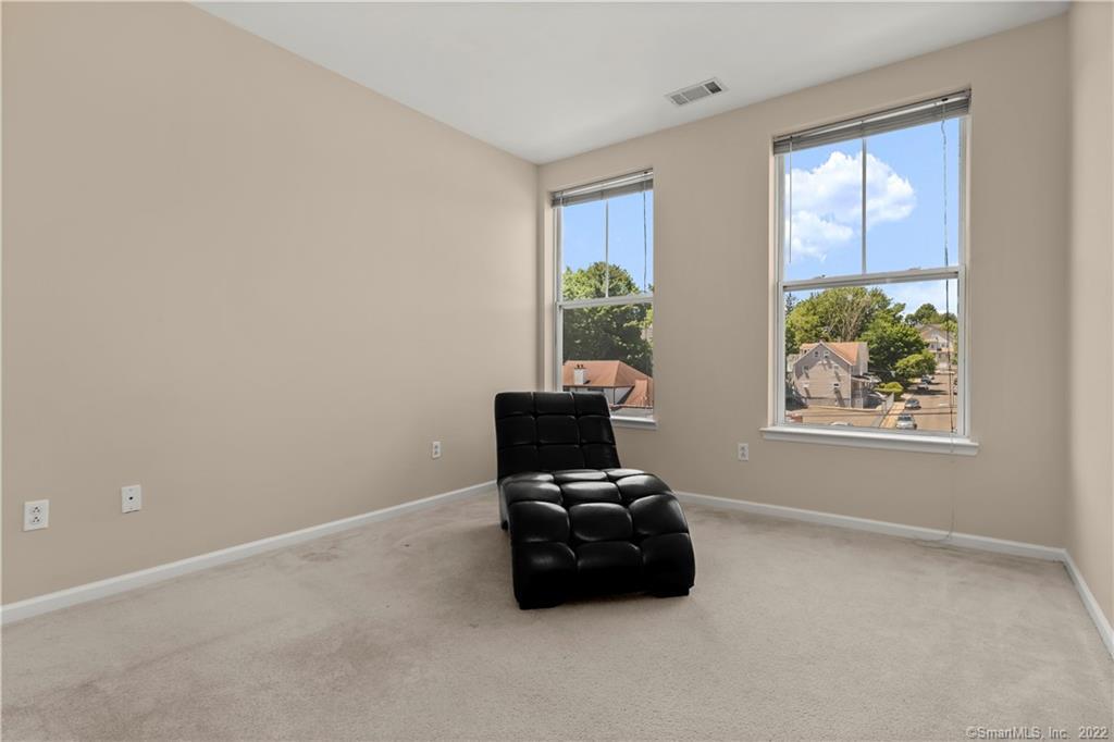 25 Adams Avenue Unit: 401