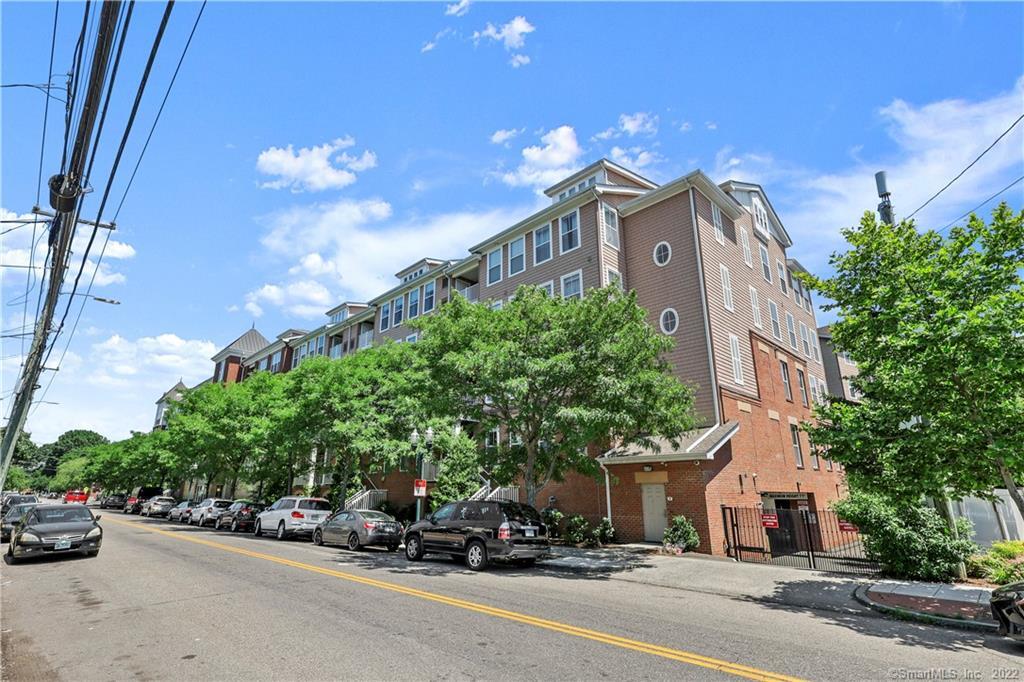 25 Adams Avenue Unit: 401