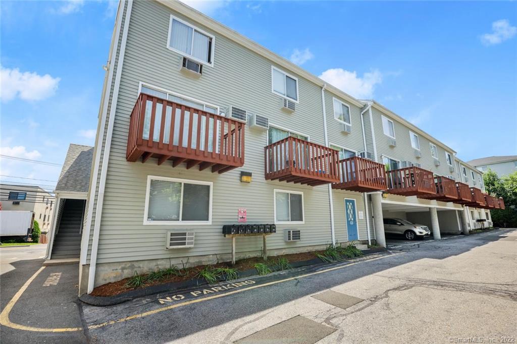 718 Cove Road Unit: 12
